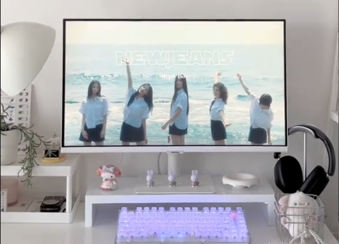 ✨The Samsung Smart Monitor M5 — A Chill Upgrade for Work, Play & Vibes✨